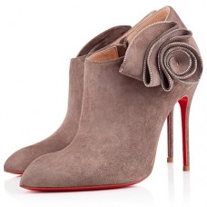 Kotníkové boty Christian Louboutin Mrs Baba 100mm v šedohnědé barvě Kotníkové boty Christian Louboutin Mrs Baba 100mm v šedohnědé barvě