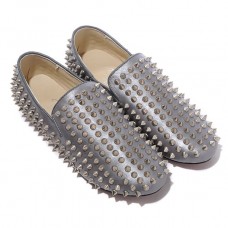 Christian Louboutin Rollerboy stříbrné mokasíny s hrotovým vzorem šedé